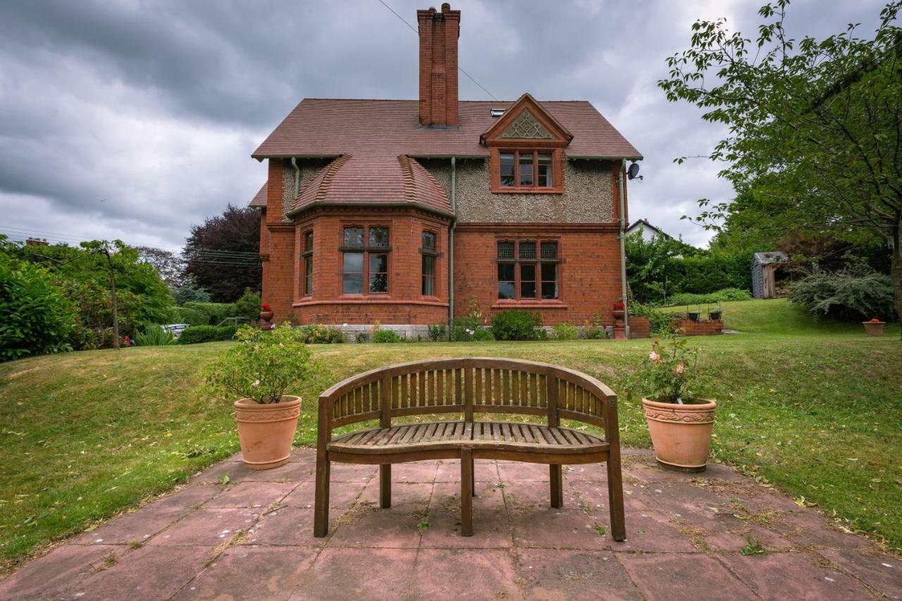 Coetmor Bed & Breakfast Ruthin Exterior photo