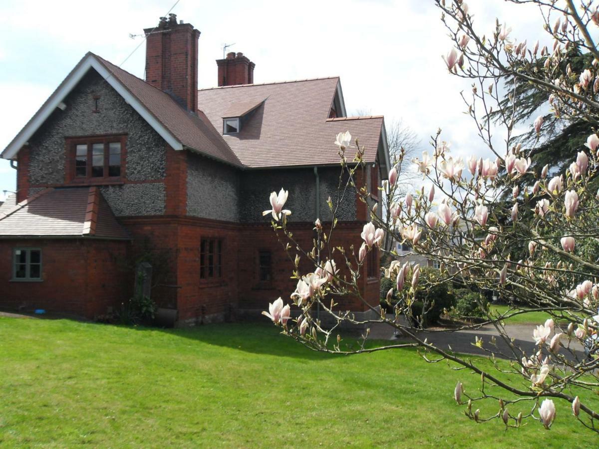 Coetmor Bed & Breakfast Ruthin Exterior photo